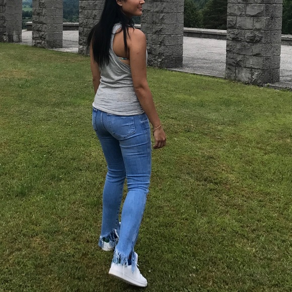 Blue Jeans 👖 Ripped - Picture 5 of 5